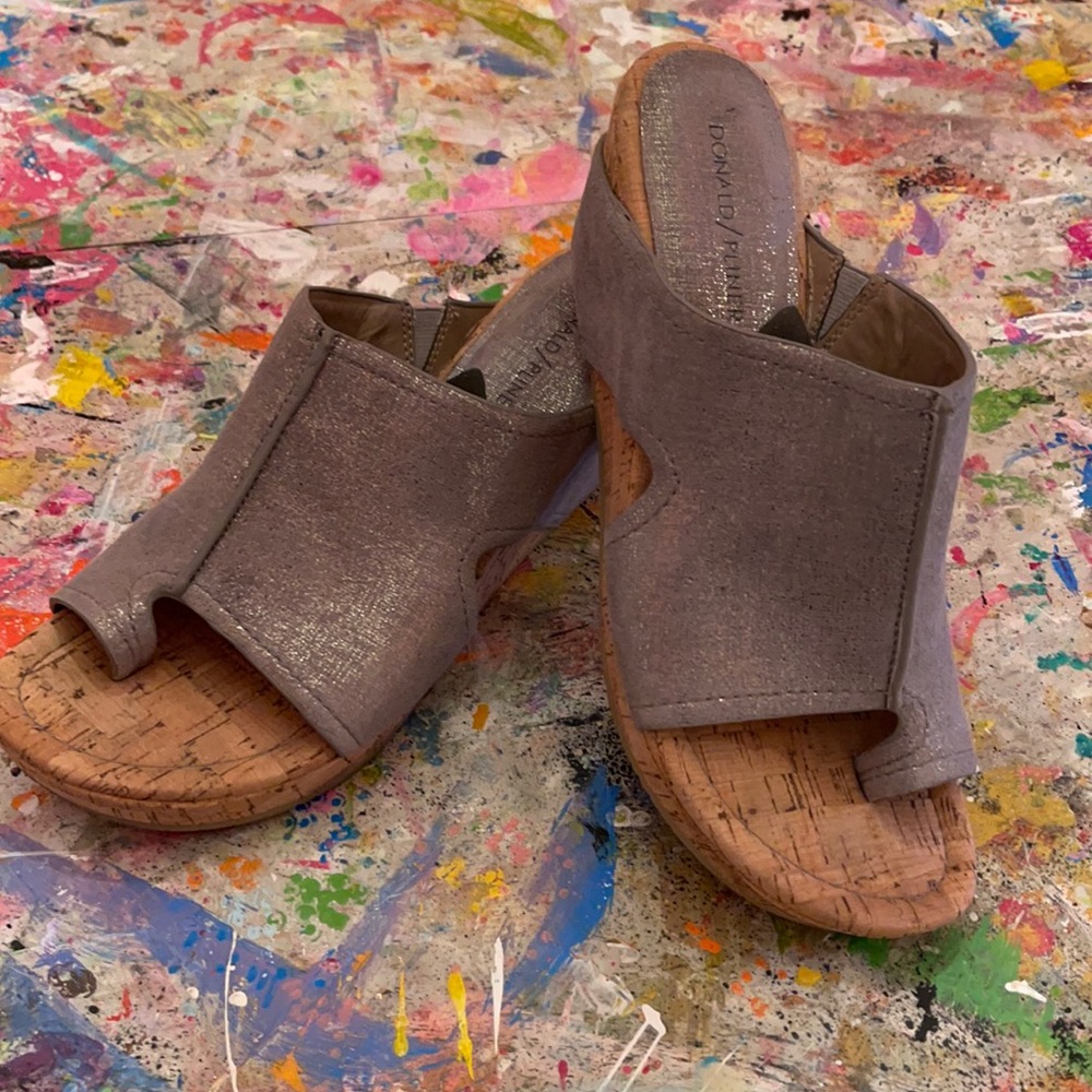 Donald Pliner Gertie Silver Gray Cork Wedges 9 1/2